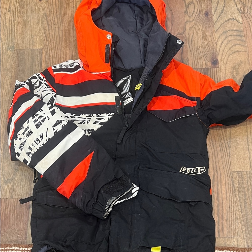 Volcom boys ski jacket navy and orange - fleece inside , very warm !size 8-10